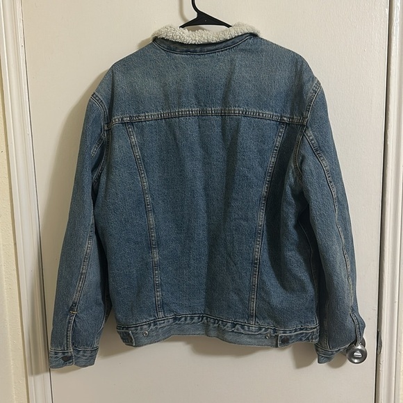 WOT Levi’s Sherpa Denim Chore Snap Button Jacket Never Worn. - Picture 3 of 5